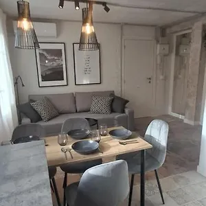 Apartamento Sunny Handmade Home. Wi-fi, A/c & Free Parking *