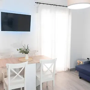 Old Town 1 Bedroom, 1 Bathroom, Wifi Apartment *