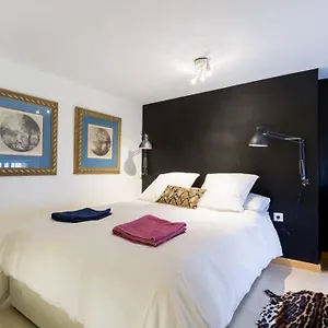 Апартаменты Pretty Duplex In Bohemian District-city Center *