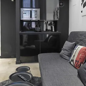 Bella Vista Modern & Luxury Apartment
