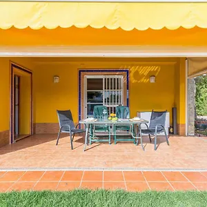 Beautiful In With 3 Bedrooms, Wifi And Swimming Pool *