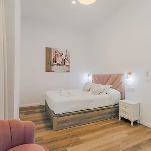 Apartment Lujoso Frente La Feria De Sevilla, Remedios Seville