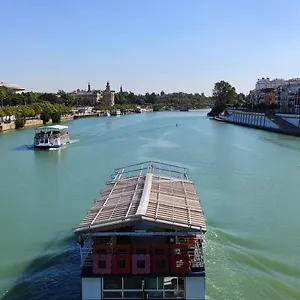 Apartamento Con Vistas Al Rio Guadalquivir En Triana, Apartment Seville