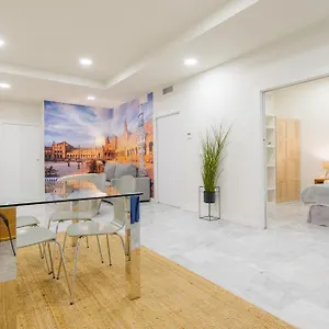 Spacious Functional - 1 Bd 1bth - Center *